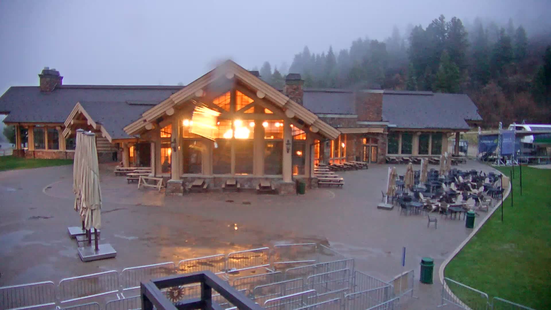 Earl's Plaza